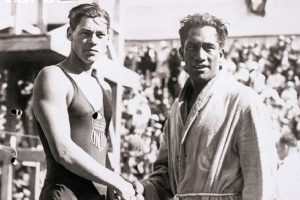 Weismuller met zijn voorganger Duke Kahanamoku